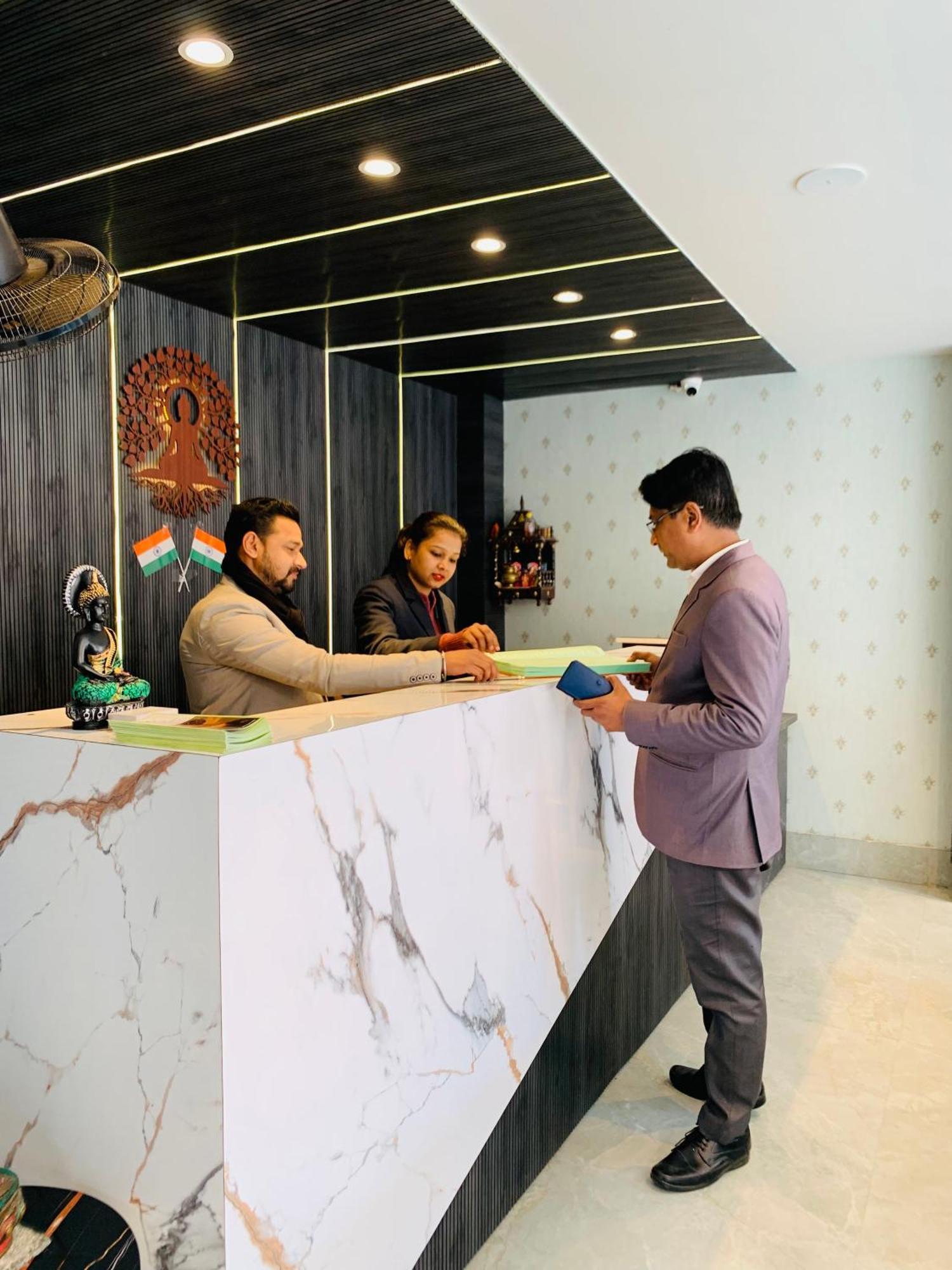 Hotel Nirvana Bliss, Behind Parmarth Niketan Rishīkesh 外观 照片