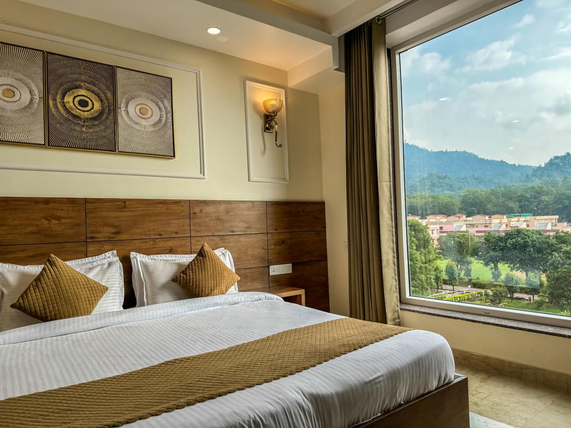 Hotel Nirvana Bliss, Behind Parmarth Niketan Rishīkesh 外观 照片