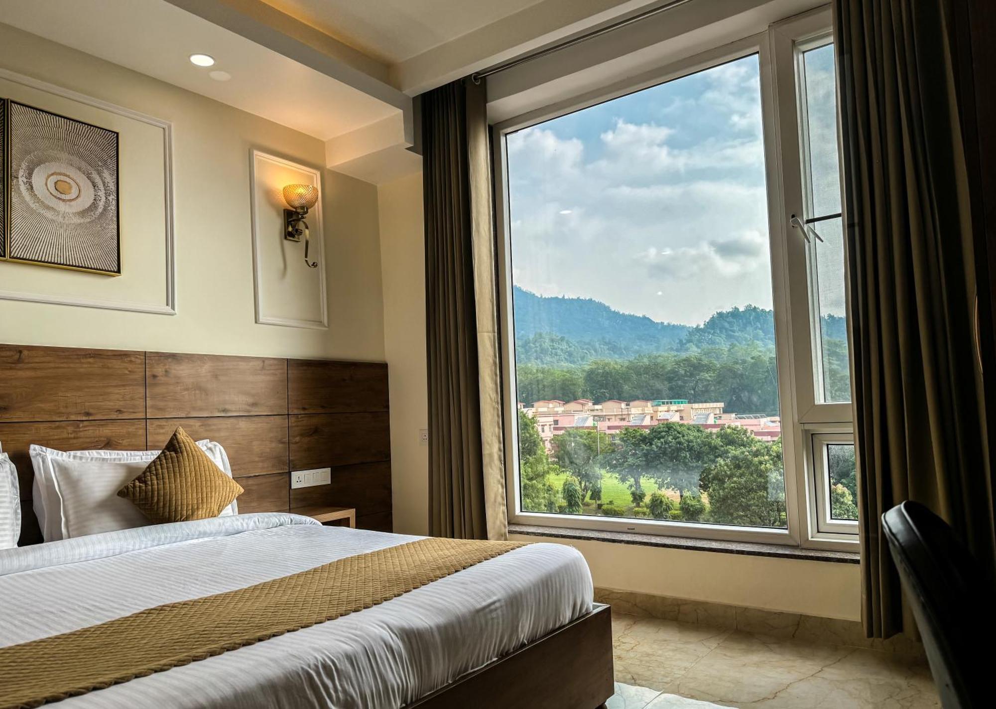 Hotel Nirvana Bliss, Behind Parmarth Niketan Rishīkesh 外观 照片