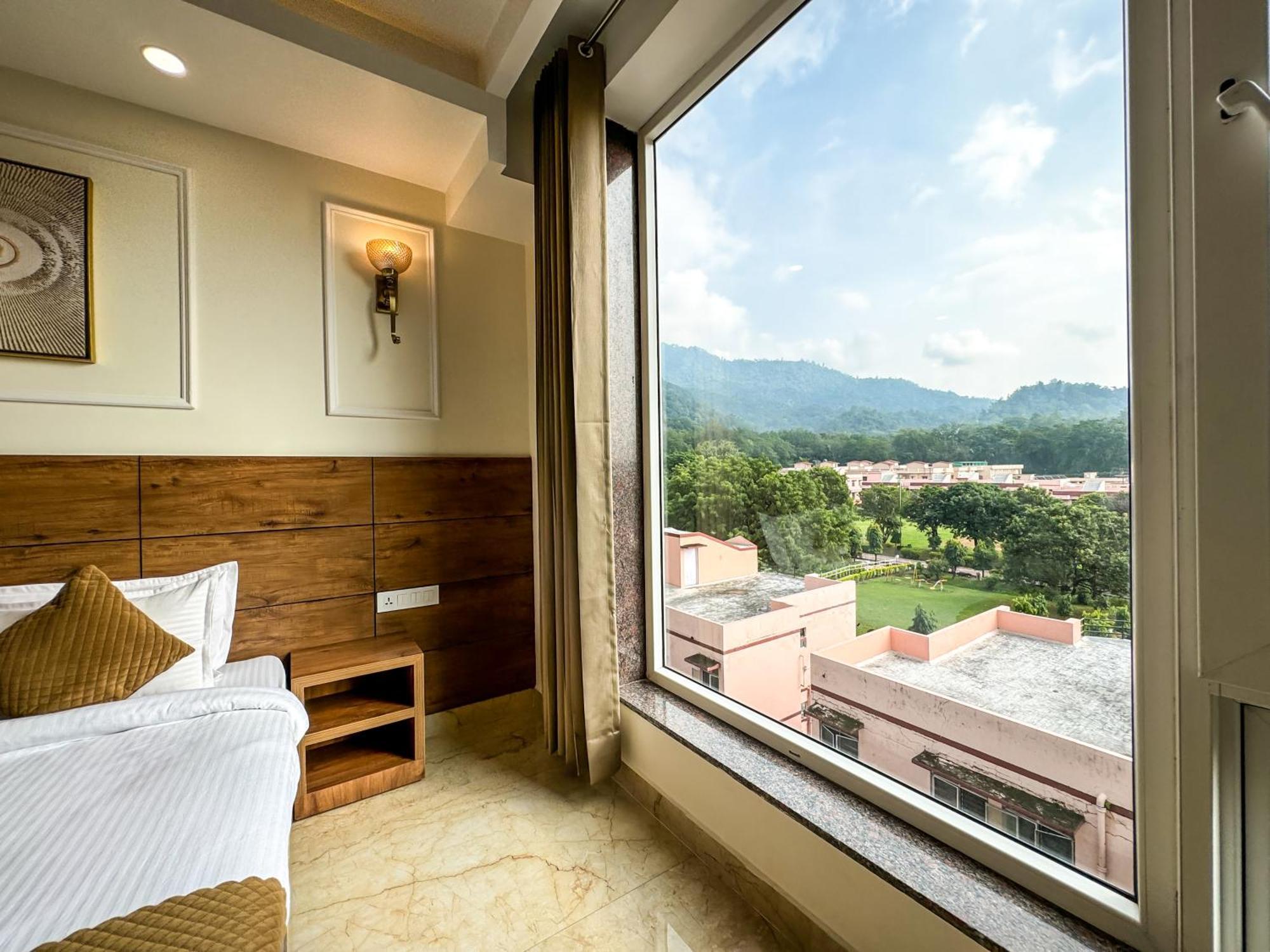 Hotel Nirvana Bliss, Behind Parmarth Niketan Rishīkesh 外观 照片